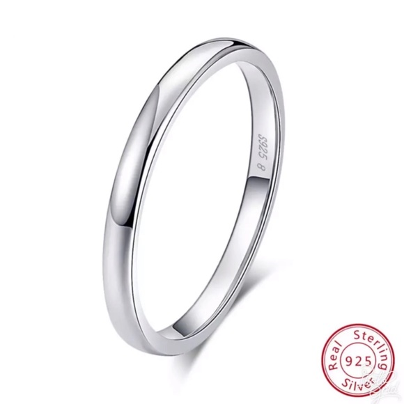 Jewelry - Sterling silver wedding band